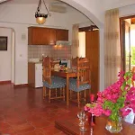 Bay 3* Milia