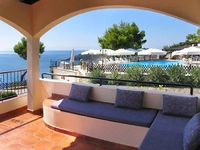 Bay 3* Milia