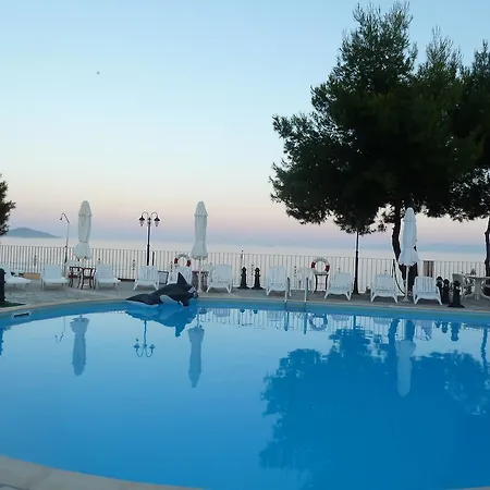 Apart-hotel Bay 3*